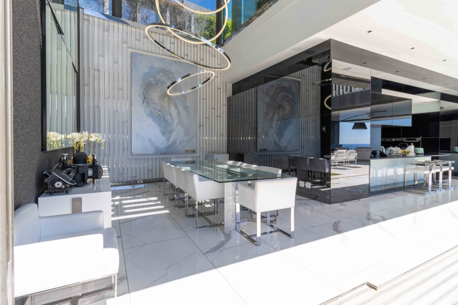 5 Bedroom Property for Sale in Clifton Western Cape